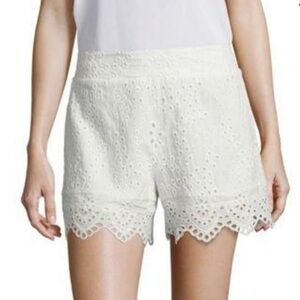 Intermix White Cotton Scalloped Shorts | Size 0